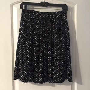 Versatile polka dot skirt with pockets